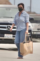 Shannen Doherty - Shopping at the Malibu Vintage Grocers in Malibu 06/21/2021