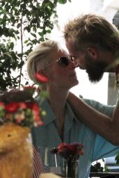 Tilda Swinton Kisses Her Partner Sandro Kopp - Santalucia Restaurant in Rome 06/26/2021