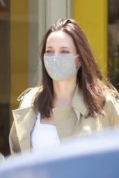 Angelina Jolie - Out in Los Feliz 07/10/2021