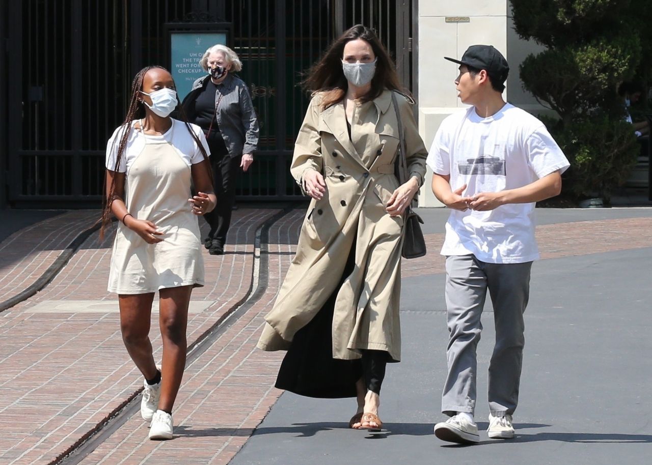 Angelina Jolie, Zahara, & Pax: Urban Outfitters Shoppers!: Photo