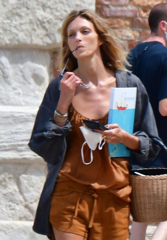 Anja Rubik in a Tanned Brown Matching Top and Shorts- Venice 07/14/2021