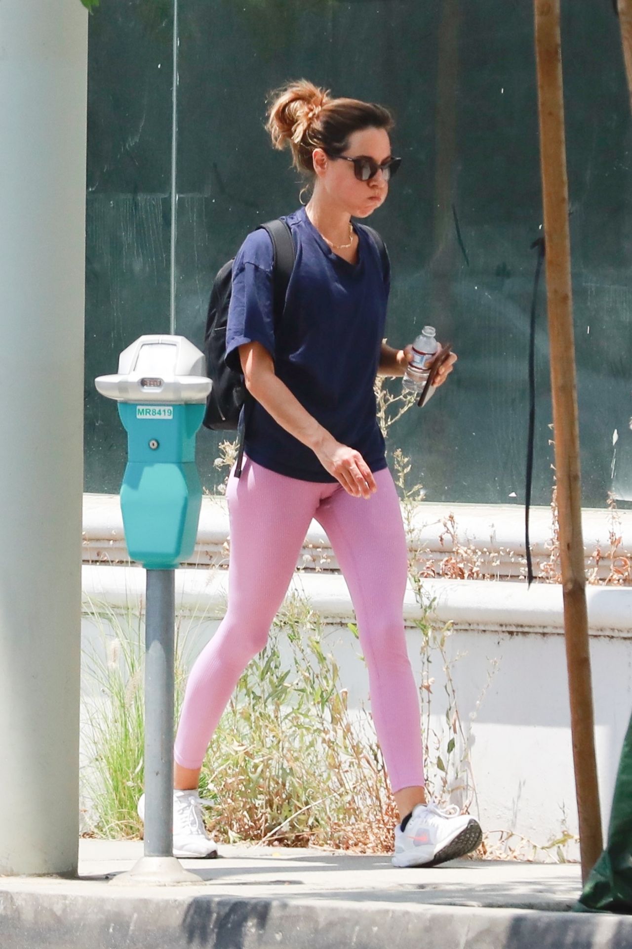 Aubrey Plaza In A Pink Yoga Pants Los Angeles 07122021 • Celebmafia