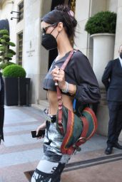 Bella Hadid Street Style - Paris 07/04/2021