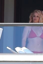 Britney Spears With Boyfriend Sam Asghari - Hawaii 06/30/2021