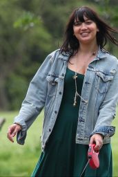 Daisy Lowe - Out in Primrose Hill Park 07/01/2021