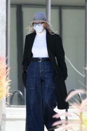 Diane Keaton - Running Errands in LA 07/01/2021