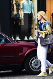 Ellie Bamber - Shopping in London 07/06/2021