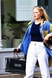 Ellie Bamber - Shopping in London 07/06/2021