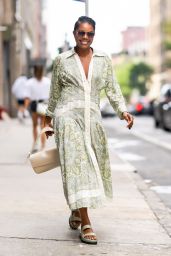 Gabrielle Union Looks Fashionable - New York 07/27/2021