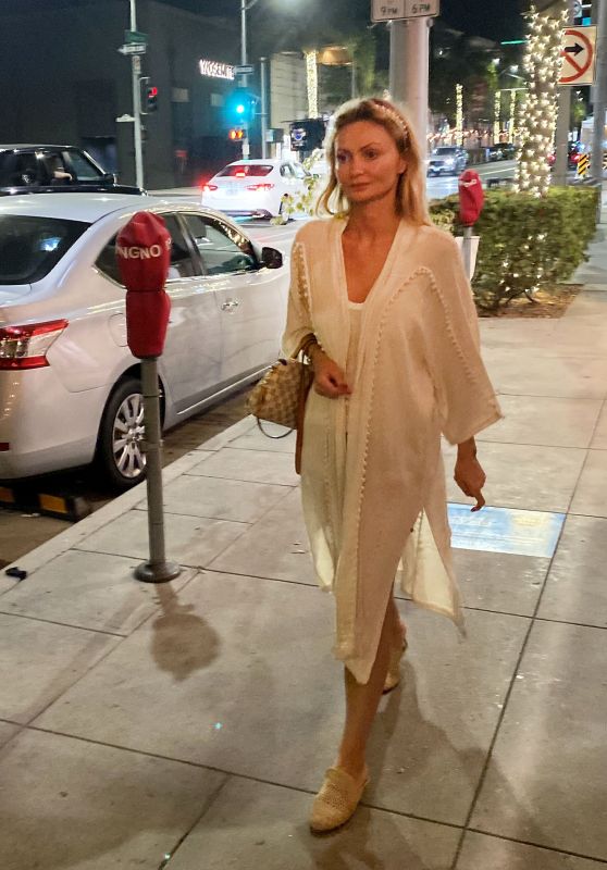Gia Skova - Out in Beverly Hills 07/117/2021