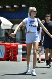 Hailey Clauson - Out to Eat in LA 07/21/2021