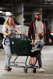Hilary Duff - Shopping at Whole Foods in LA 07/11/2021