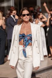 Izabel Goulart on the Croisette in Cannes 07/06/2021