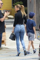 Jennifer Lopez Booty in Jeans - Los Angeles 07/10/2021