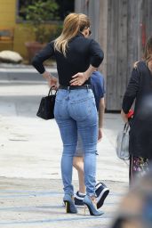Jennifer Lopez Booty in Jeans - Los Angeles 07/10/2021