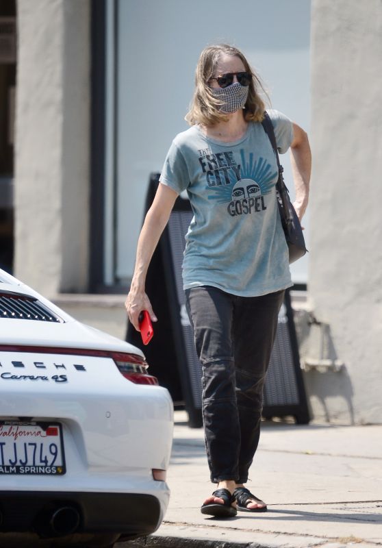 Jodie Foster - Leaves Nail Salon in Los Angeles 07/21/2021