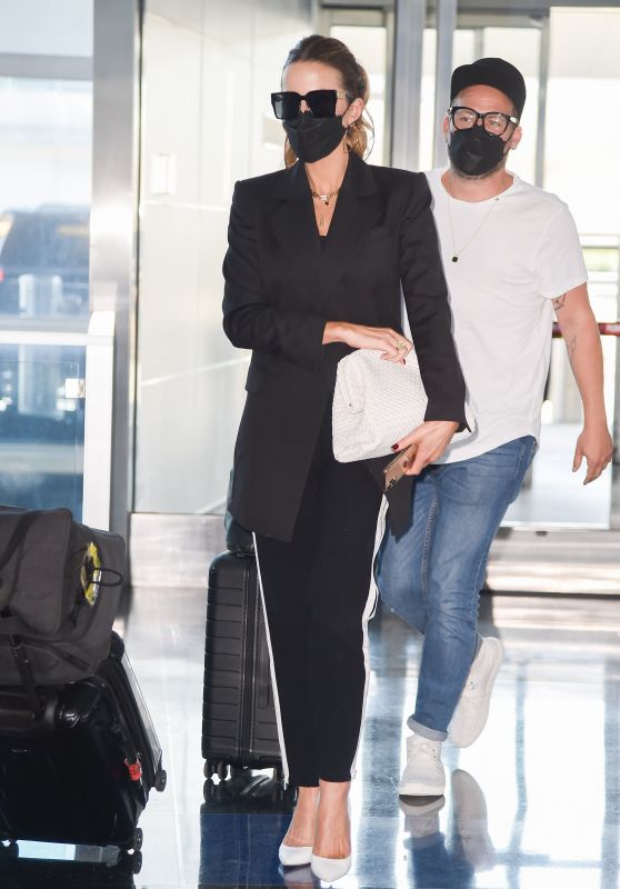 Kate Beckinsale at JFK Airport in New York 07/23/2021