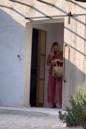 Kate Moss - Out in Ibiza 07/29/2021