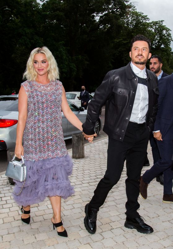 Katy Perry and Orlando Bloom – Louis Vuitton Fragance Dinner at La fondation Louis Vuitton in Paris 07/05/2021
