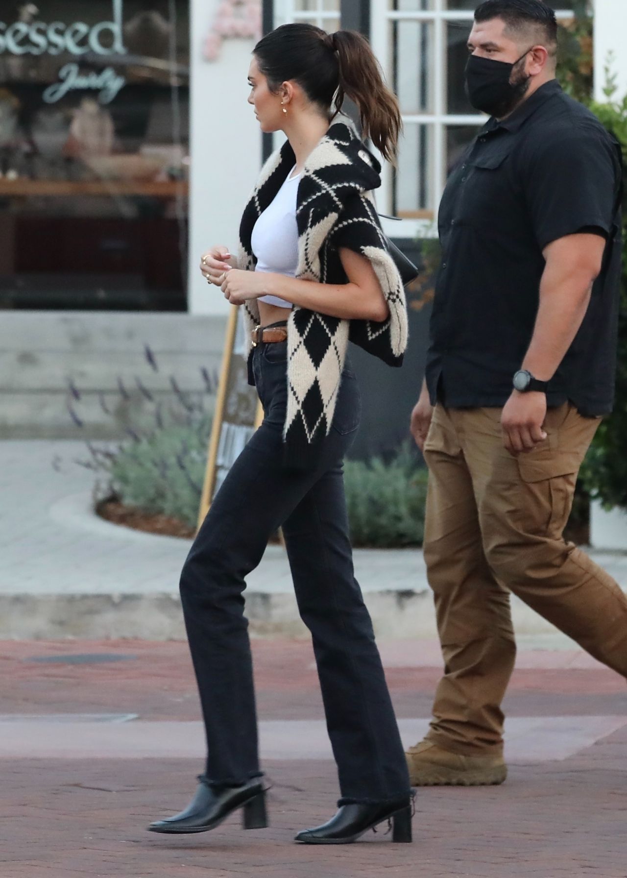 Kendall Jenner at Lucky's Steak House in Malibu 07/12/2021 • CelebMafia