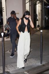 Kendall Jenner - Dinand par Ferdi Club in Paris 06/29/2021