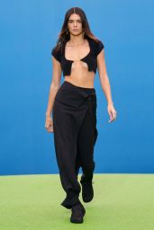 Kendall Jenner - Jacquemus Fall-Winter 2021-2022 Fashion Show in Paris 06/30/2021