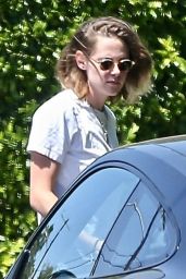 Kristen Stewart in Jeans and a T-Shirt - Los Angeles 07/21/2021