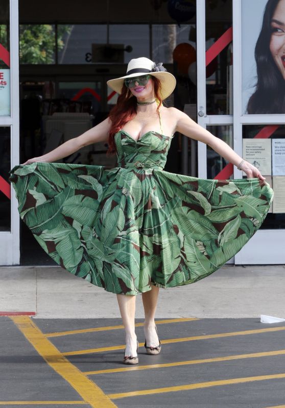 Phoebe Price at the CVS Parking Lot in LA 07/27/2021