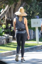 Reese Witherspoon - Out in Malibu 07/29/2021