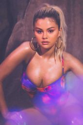 Selena Gomez - La Mariette Swimwear Summer 2021 (Part III)