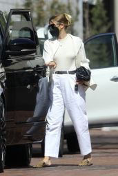 Sofia Richie in a White Ensemble  - Shopping at Neiman Marcus in Beverly Hills 07/28/2021