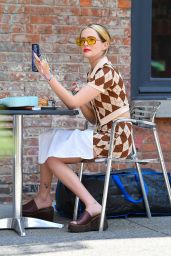 Zoey Deutch - "Not Ok" Filming Set in New York 07/30/2021
