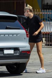 Amanda Kloots - Out in Studio City 08/09/2021
