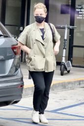 Amy Poehler Running Errands in West Hollywood 08/20/2021