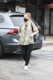 Amy Poehler Running Errands in West Hollywood 08/20/2021