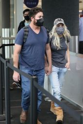 Anna Faris at LAX in Los Angeles 08/22/2021