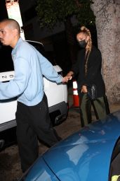 Ashlee Simpson - Leaving Warwick in Hollywood 08/19/2021