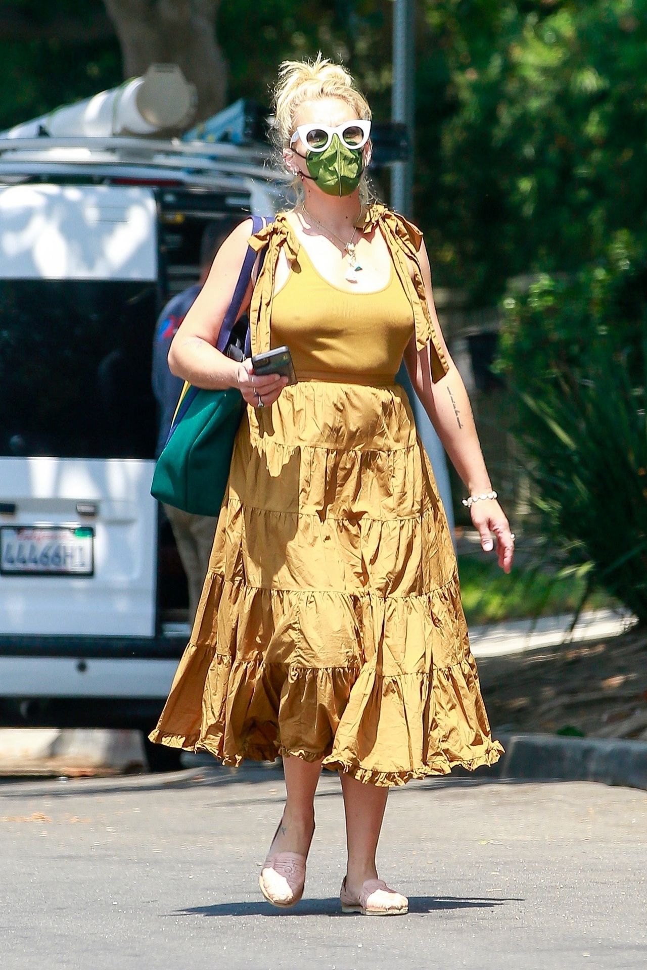 Busy Philipps in Yellow - Los Feliz 08/25/2021 • CelebMafia