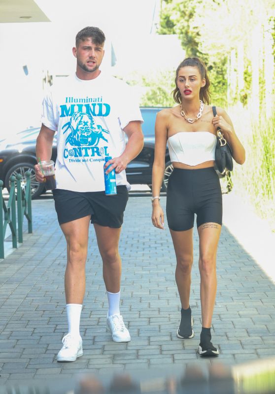 Chloe Veitch and Harry Jowsey - Out in Los Angeles 08/10/2021