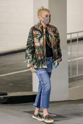 Gwen Stefani - Out in Beverly Hills 08/10/2021