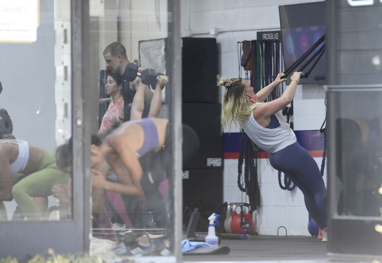 Hilary Duff in Gym Ready Outfit - Los Angeles 08/06/2021.