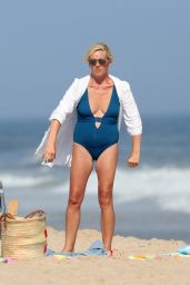Jane Krakowski on the Beach in the Hamptons 08/14/2021