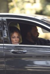 Jennifer Lopez - Checking Out Bob Hope