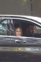 Jennifer Lopez - Checking Out Bob Hope