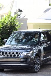Jennifer Lopez - Checking Out Bob Hope