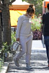 Jennifer Lopez - Shops at HD Buttercup Furniture Store in LA 08/07/2021
