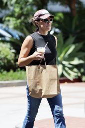 Joanna Gaines - Shopping in Montecito 08/06/2021