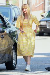 Kaley Cuoco - "Meet Cute" Filming in the Brooklyn Borough of NYC 08/11/2021 (more photos)