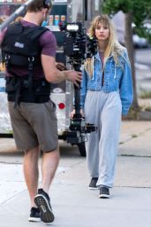 Kaley Cuoco - "Meet Cute" Filming in the Brooklyn Borough of NYC 08/11/2021 (more photos)