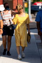 Kaley Cuoco - "Meet Cute" Filming in the Brooklyn Borough of NYC 08/11/2021 (more photos)
